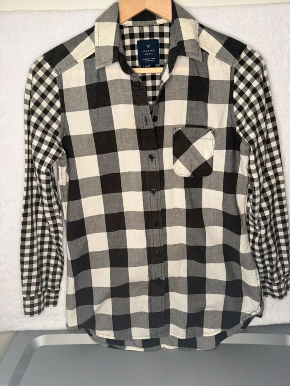 American Eagle Jegging Shirt Women’s XS Black White Buffalo Plaid Gingham Button